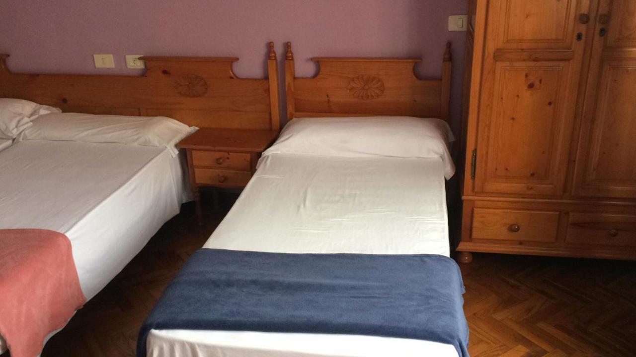 Albergue Hostal Telmo Tui Zewnętrze zdjęcie