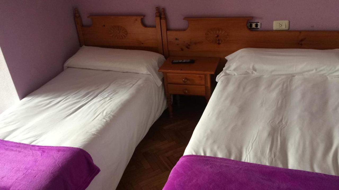 Albergue Hostal Telmo Tui Zewnętrze zdjęcie