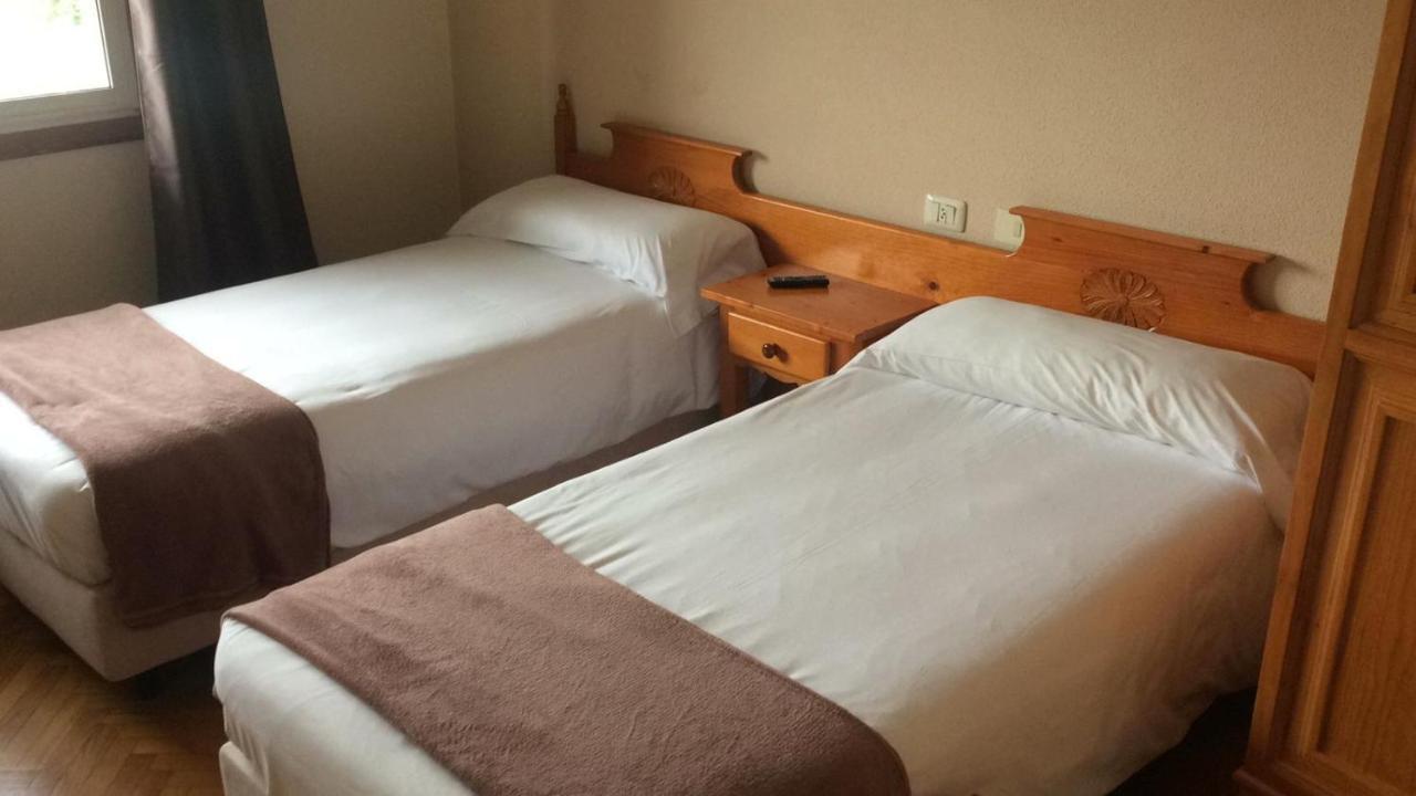 Albergue Hostal Telmo Tui Zewnętrze zdjęcie